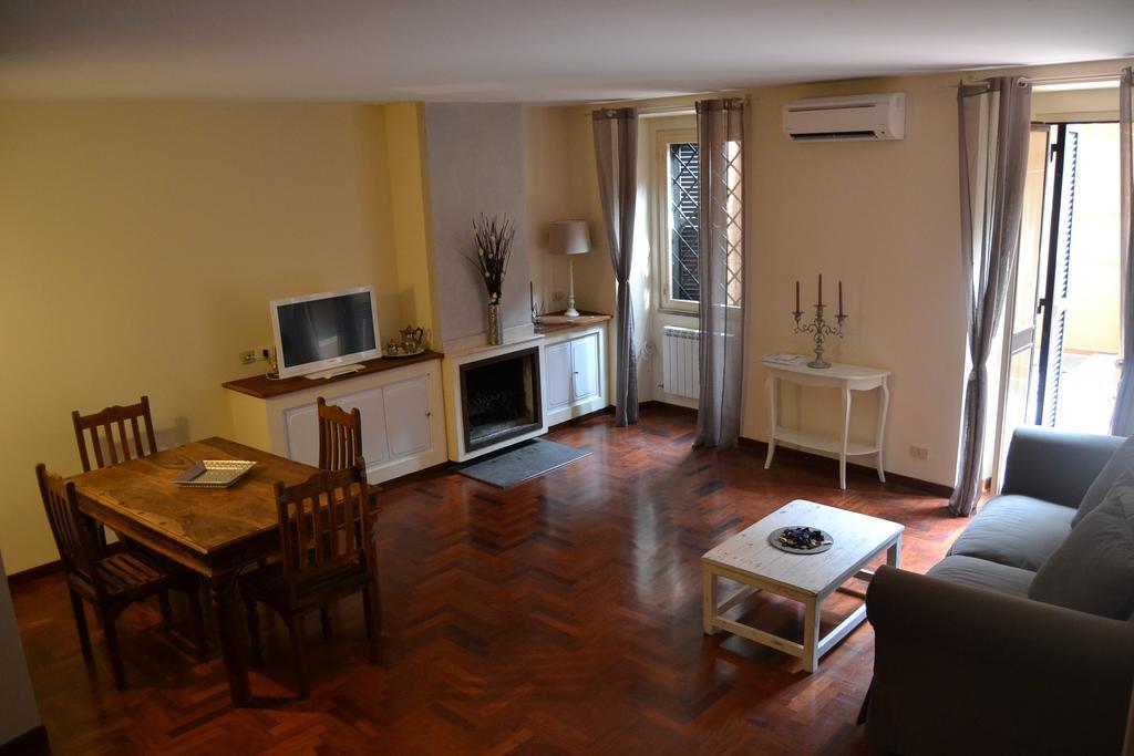 Palazzo Velli Suites Róma Szoba fotó
