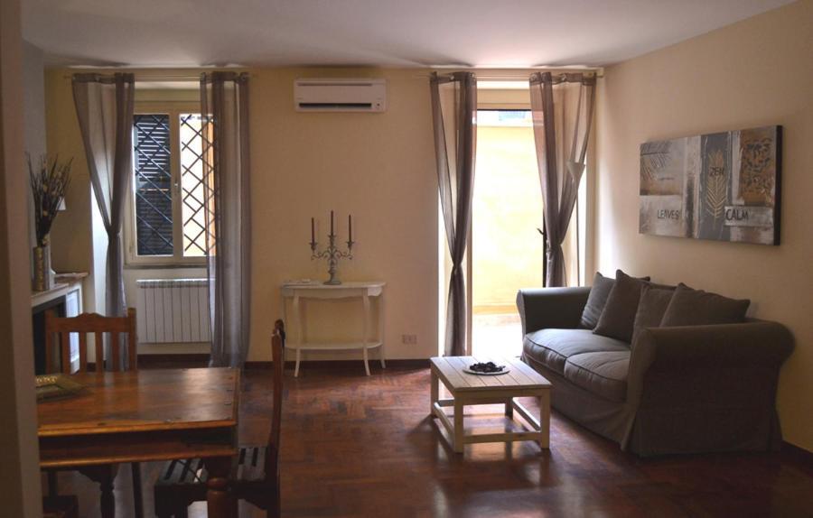 Palazzo Velli Suites Róma Kültér fotó